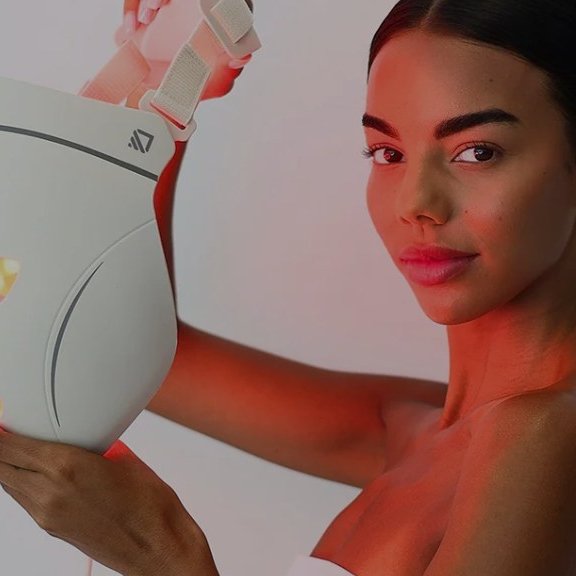 Dermalux LED light therapy: how it works and how many sessions you need